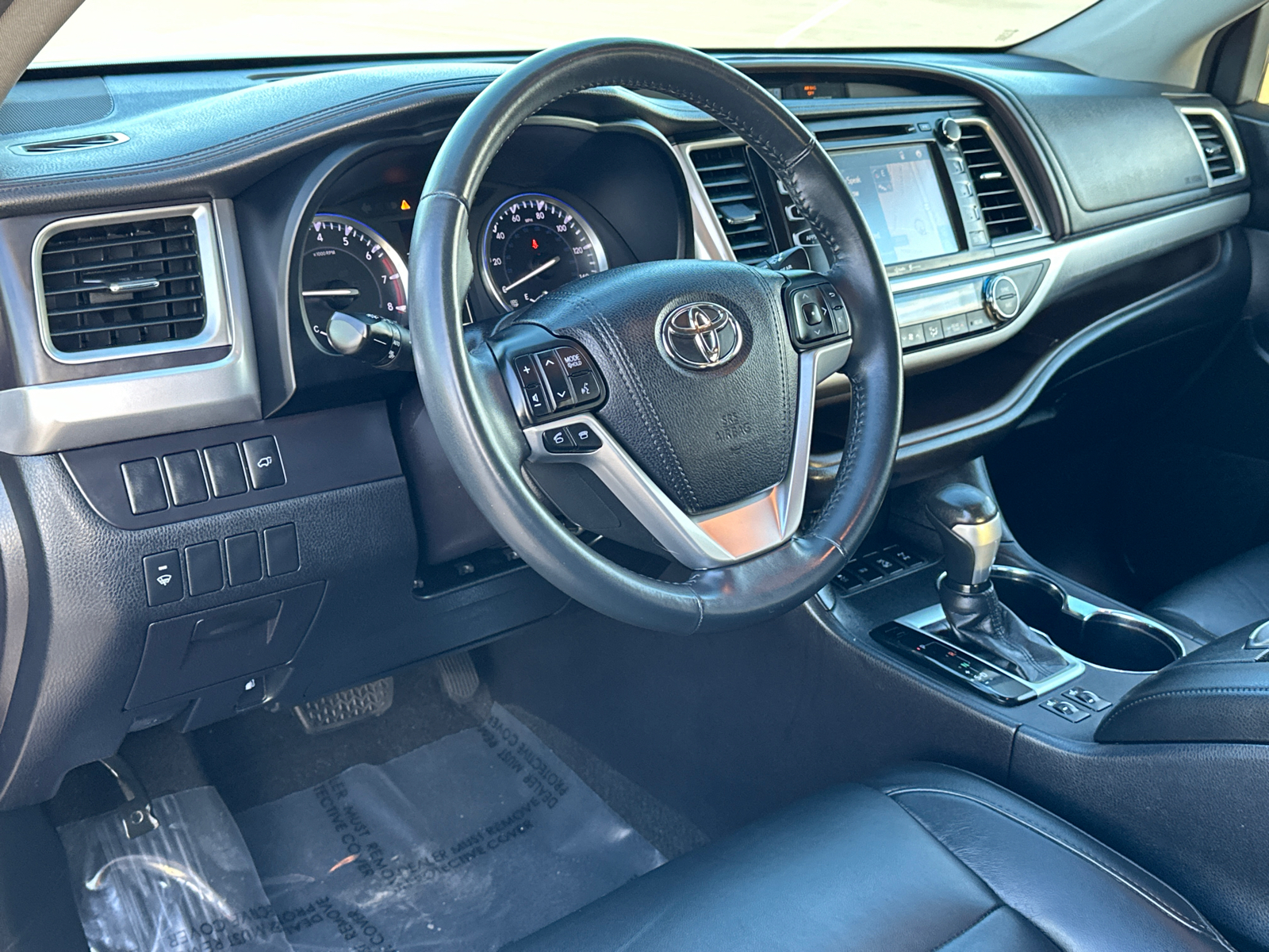 2015 Toyota Highlander XLE V6 24