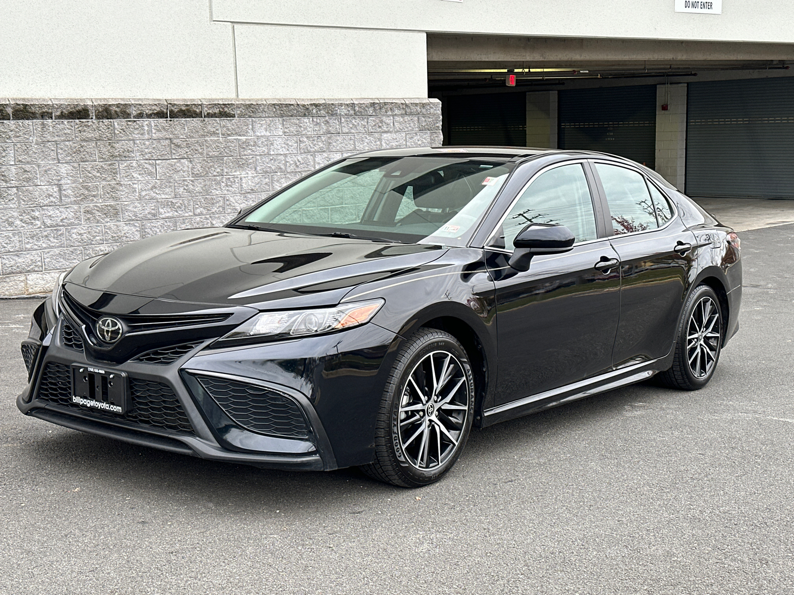 2021 Toyota Camry SE 3