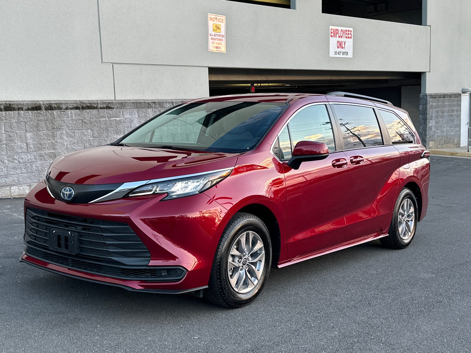 2022 Toyota Sienna LE 3