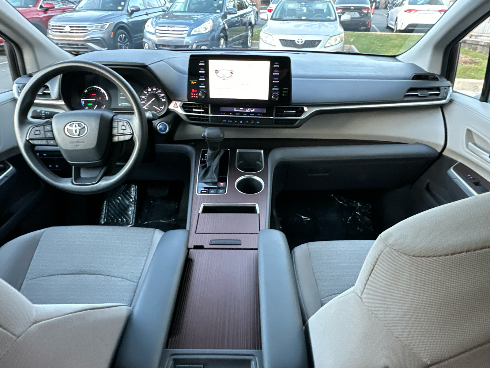 2022 Toyota Sienna LE 18