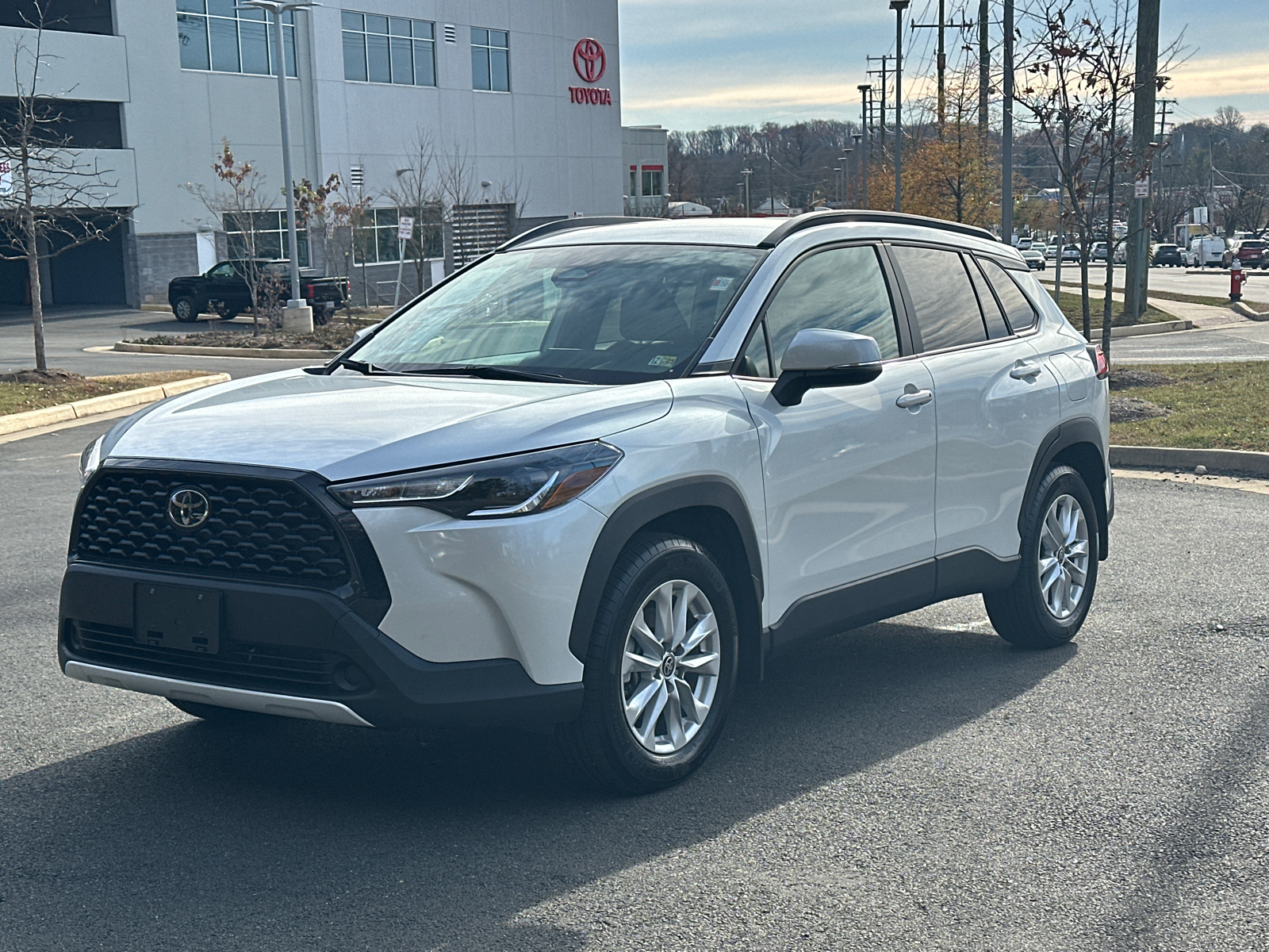 2023 Toyota Corolla Cross LE 3