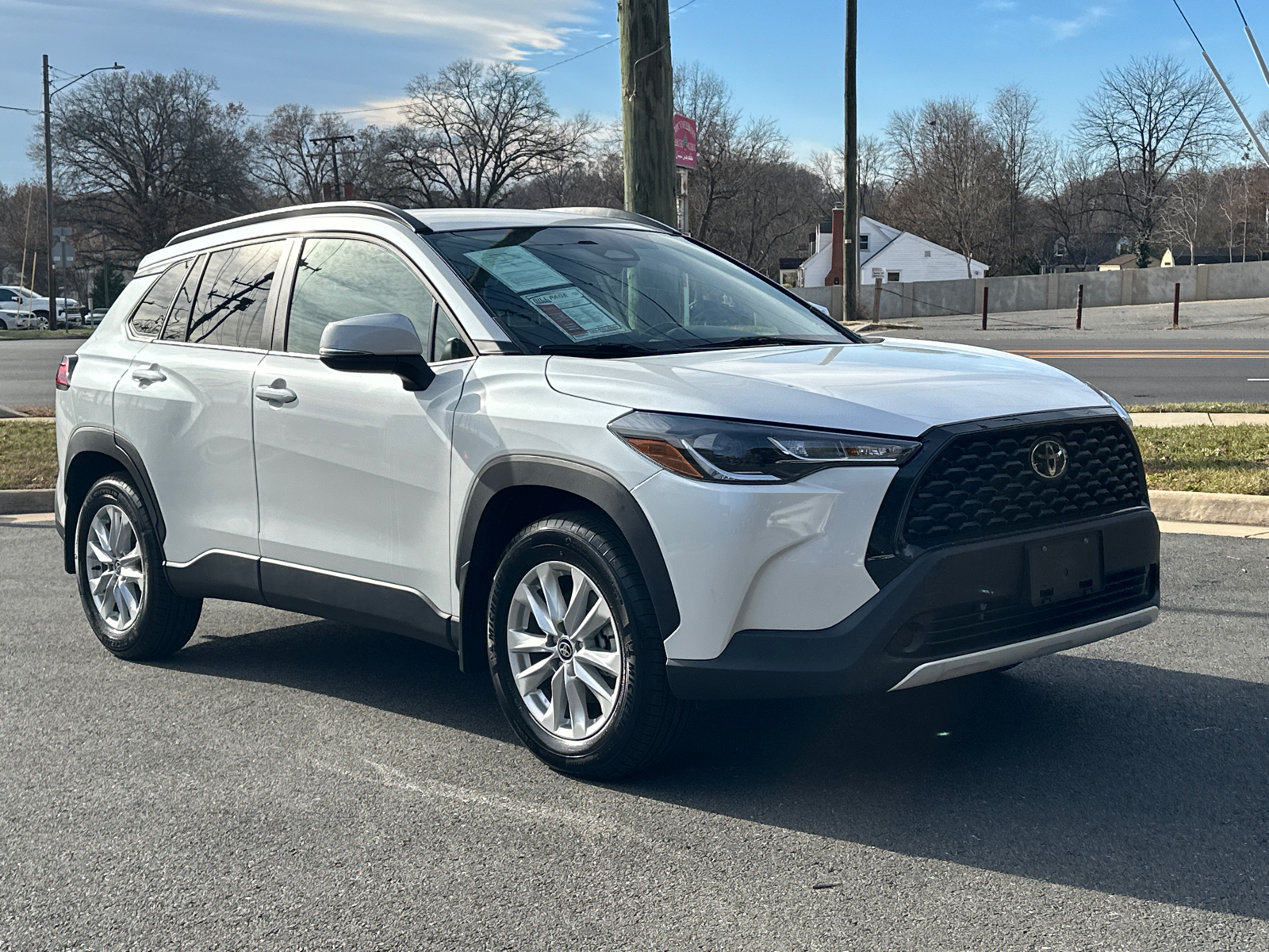 2023 Toyota Corolla Cross LE 36