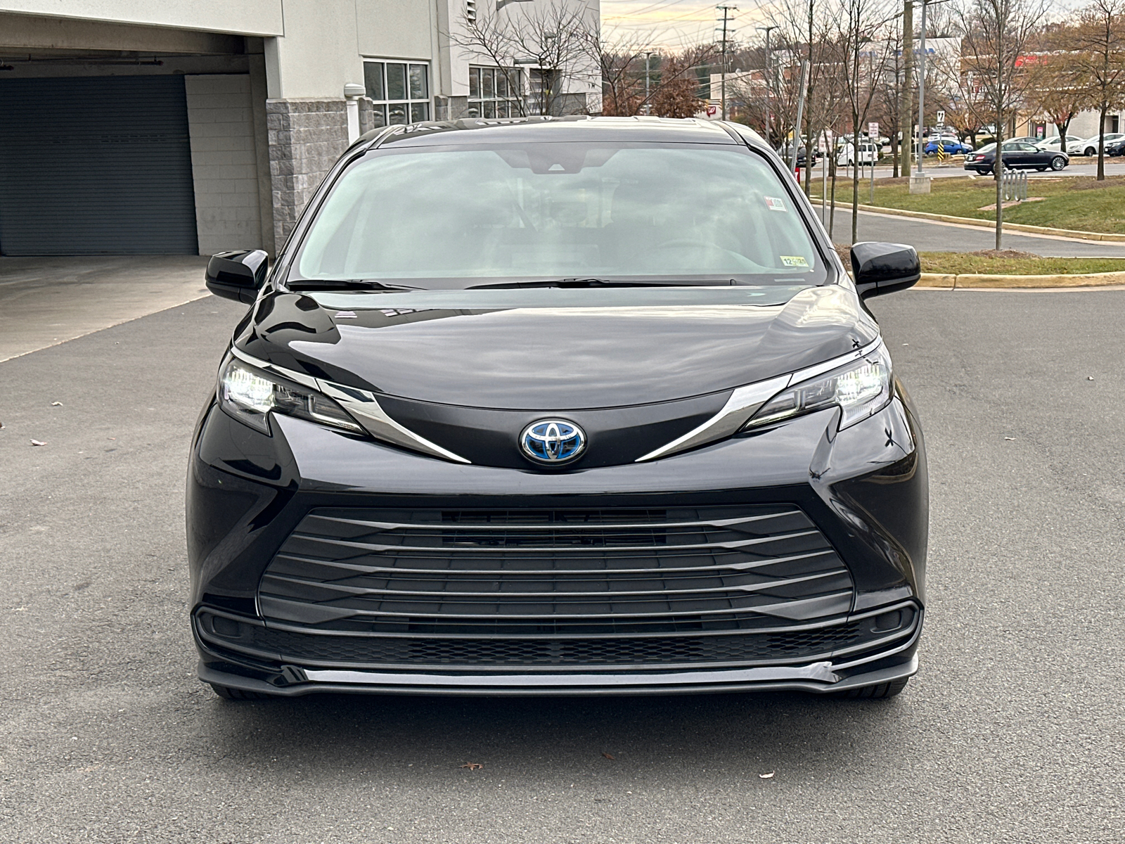 2024 Toyota Sienna LE 2