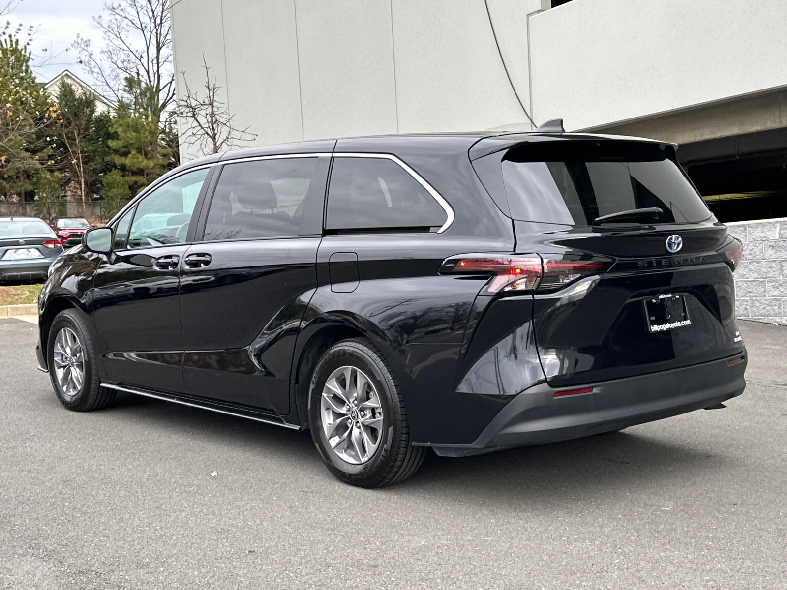 2024 Toyota Sienna LE 4