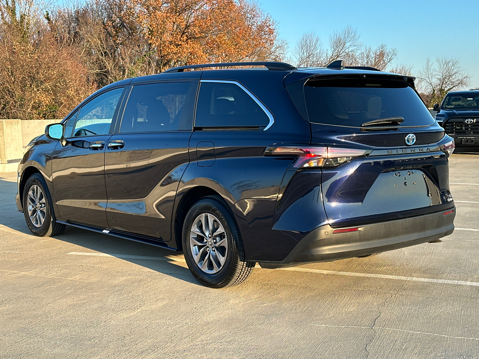 2023 Toyota Sienna XLE 5