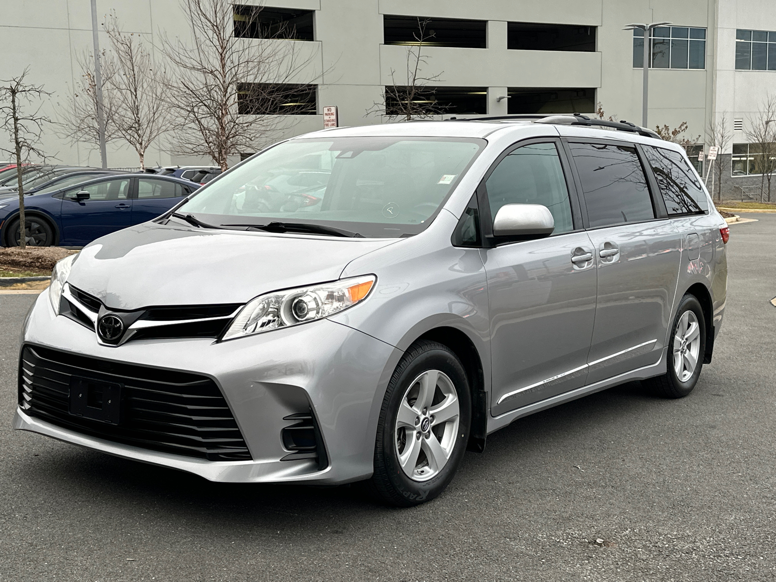 2018 Toyota Sienna LE 3