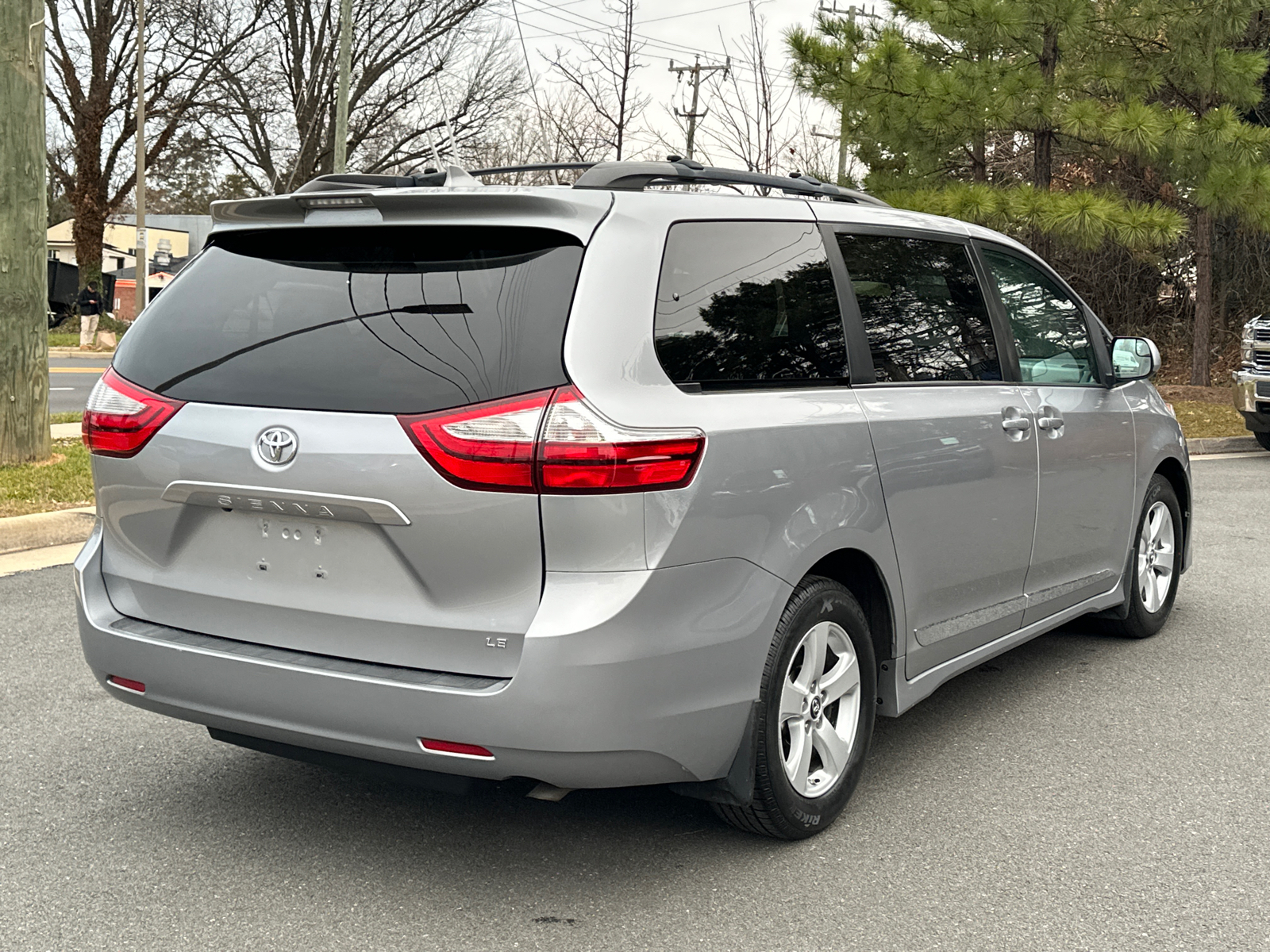 2018 Toyota Sienna LE 7