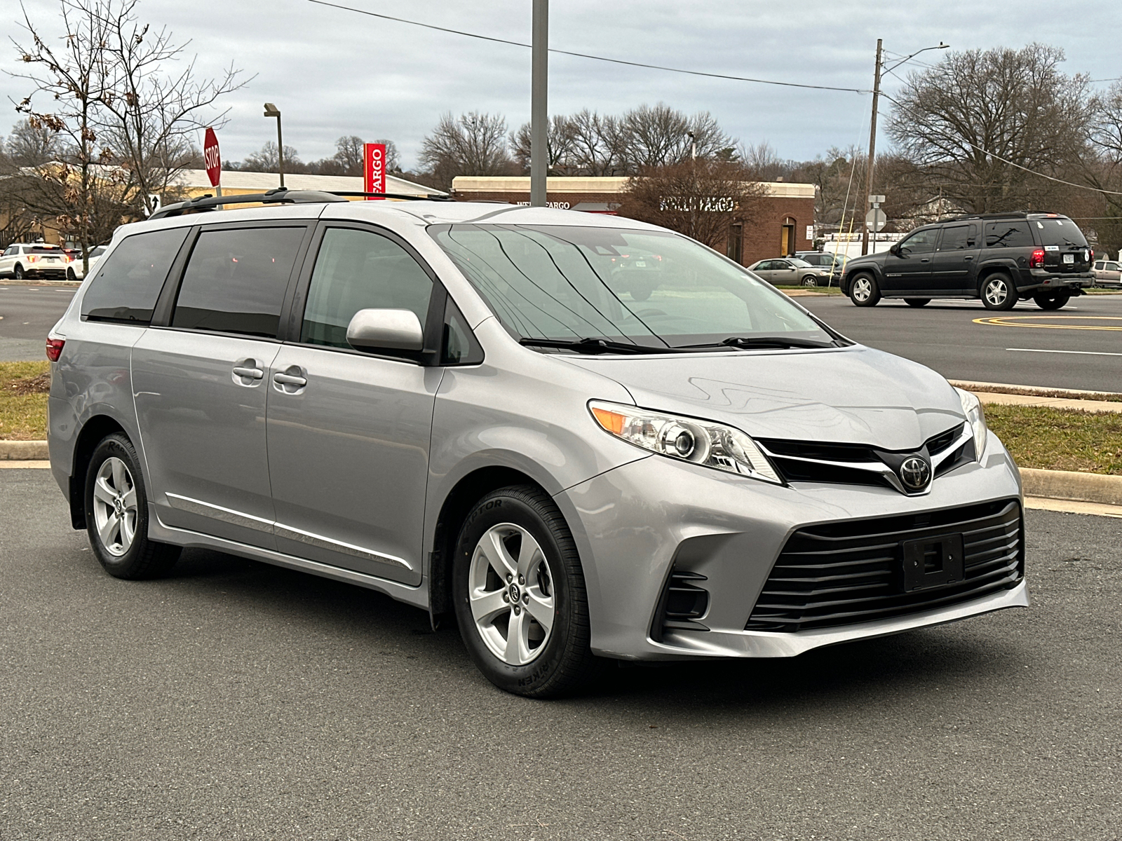 2018 Toyota Sienna LE 31