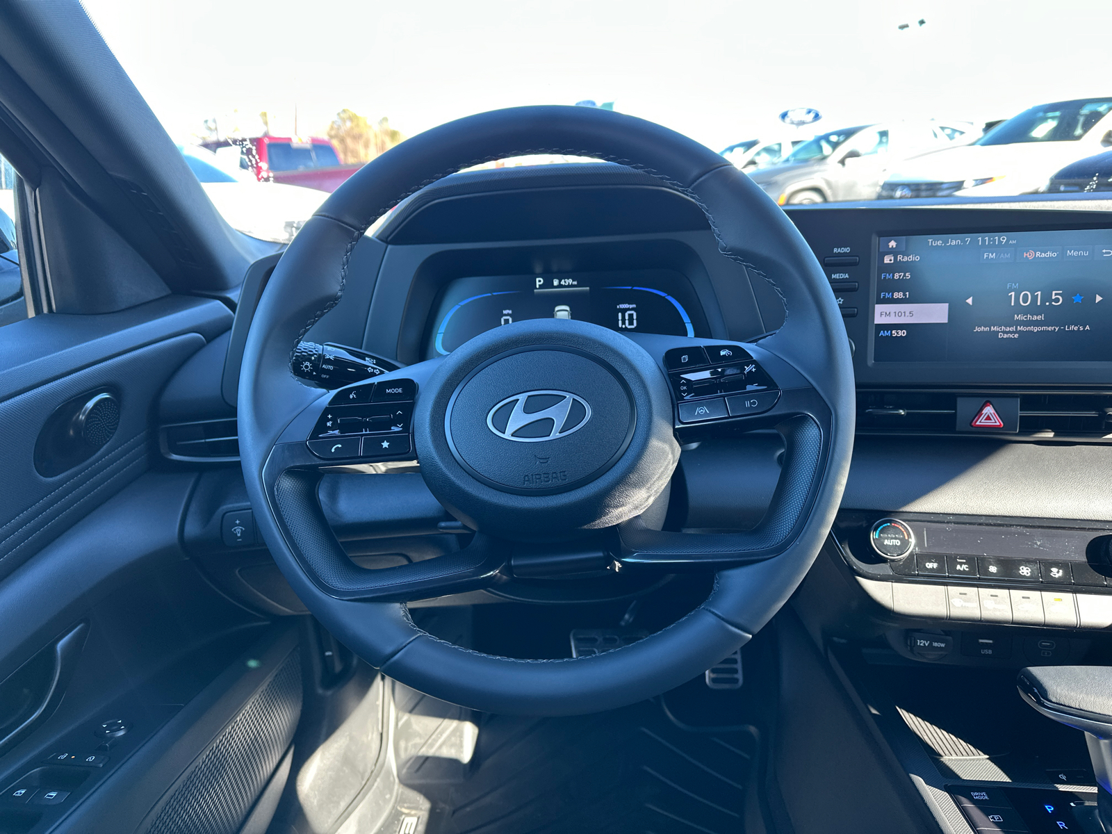 2025 Hyundai Elantra SEL 17