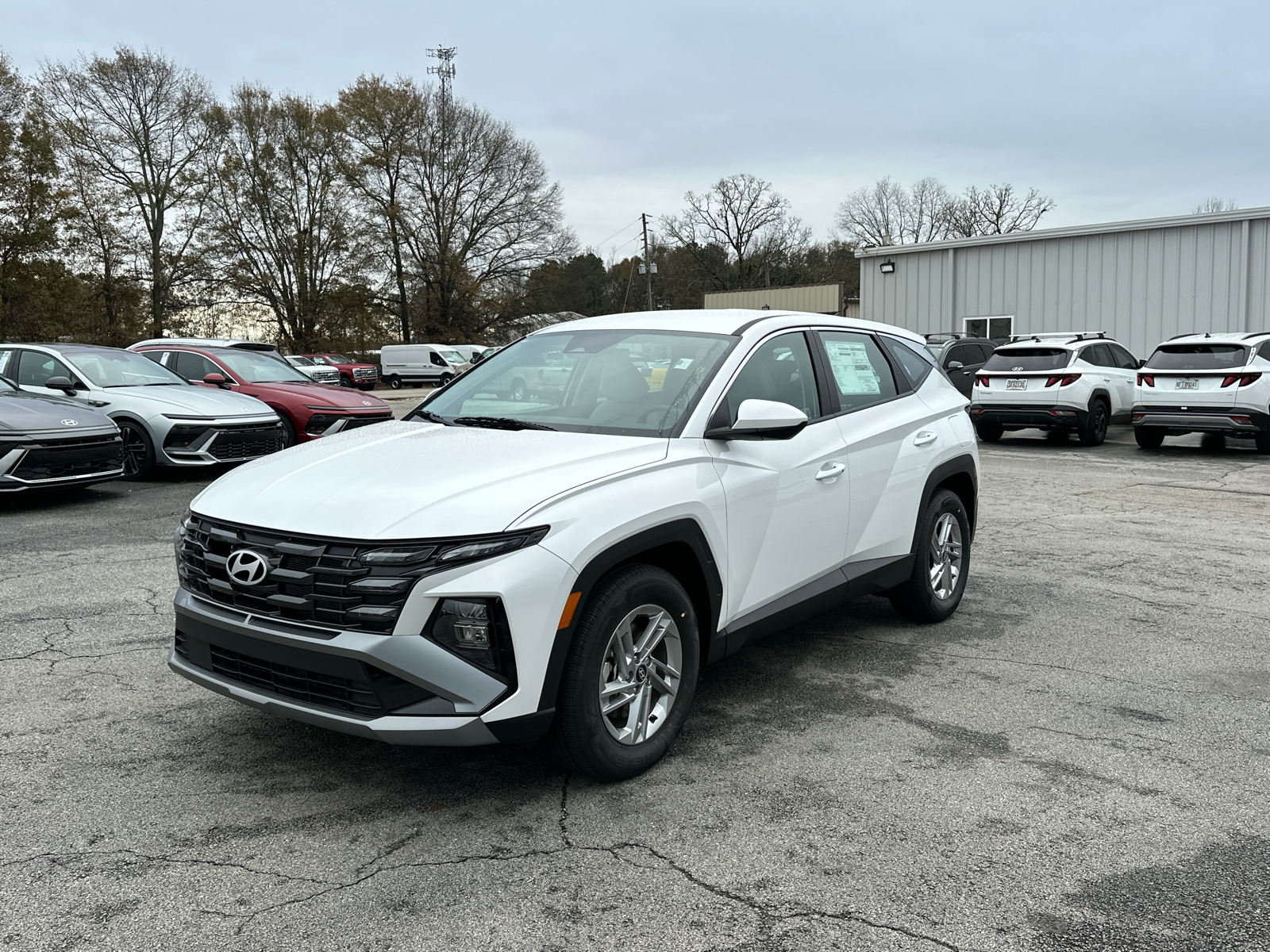 2025 Hyundai Tucson SE 3