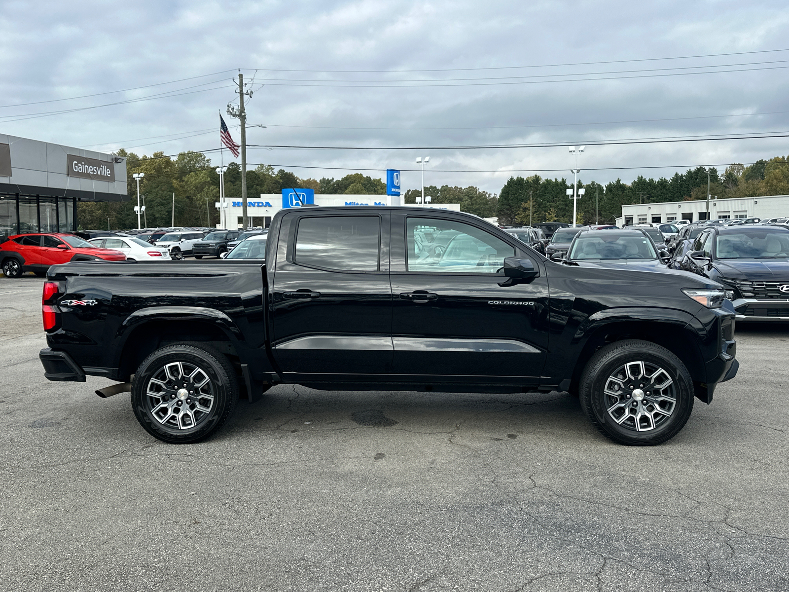 2023 Chevrolet Colorado LT 8