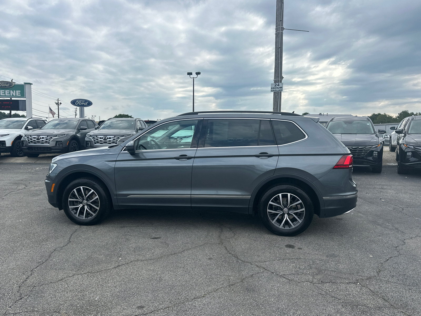 2020 Volkswagen Tiguan 2.0T SE 4