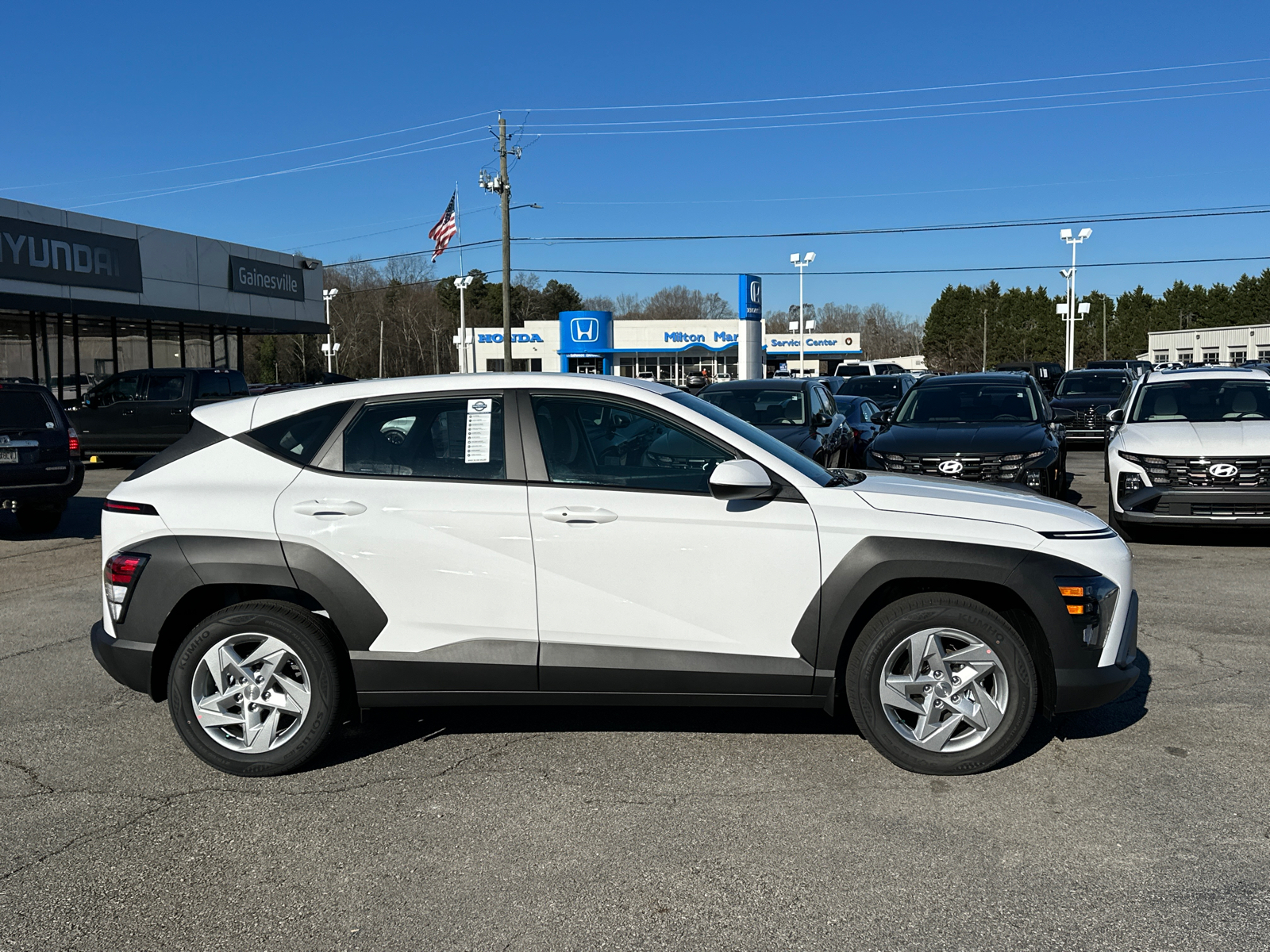 2025 Hyundai Kona SE 8