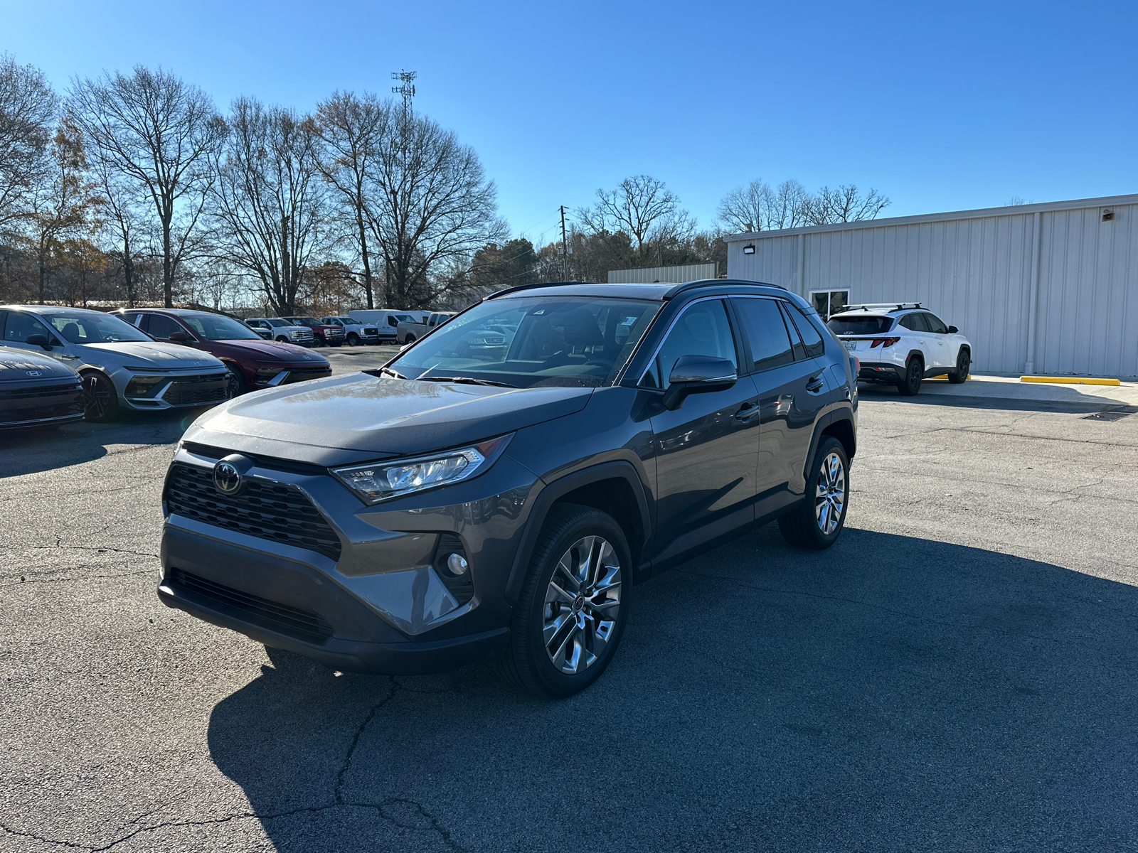 2021 Toyota RAV4 XLE Premium 3