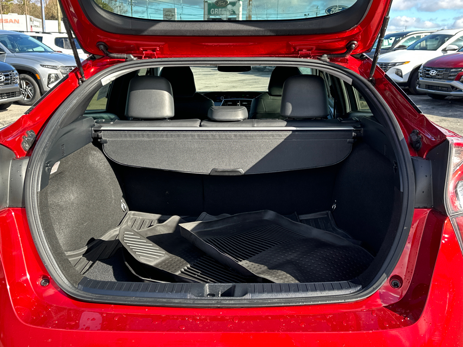 2016 Toyota Prius Four 14