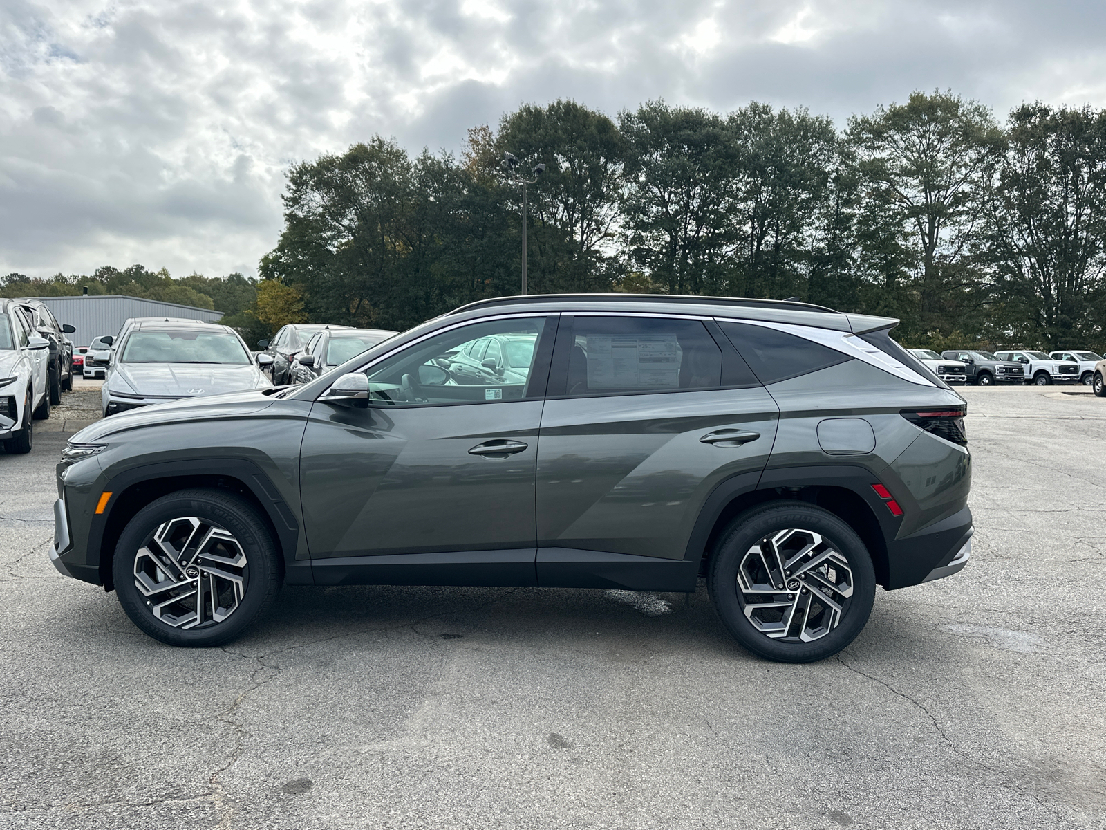 2025 Hyundai Tucson Hybrid Limited 4