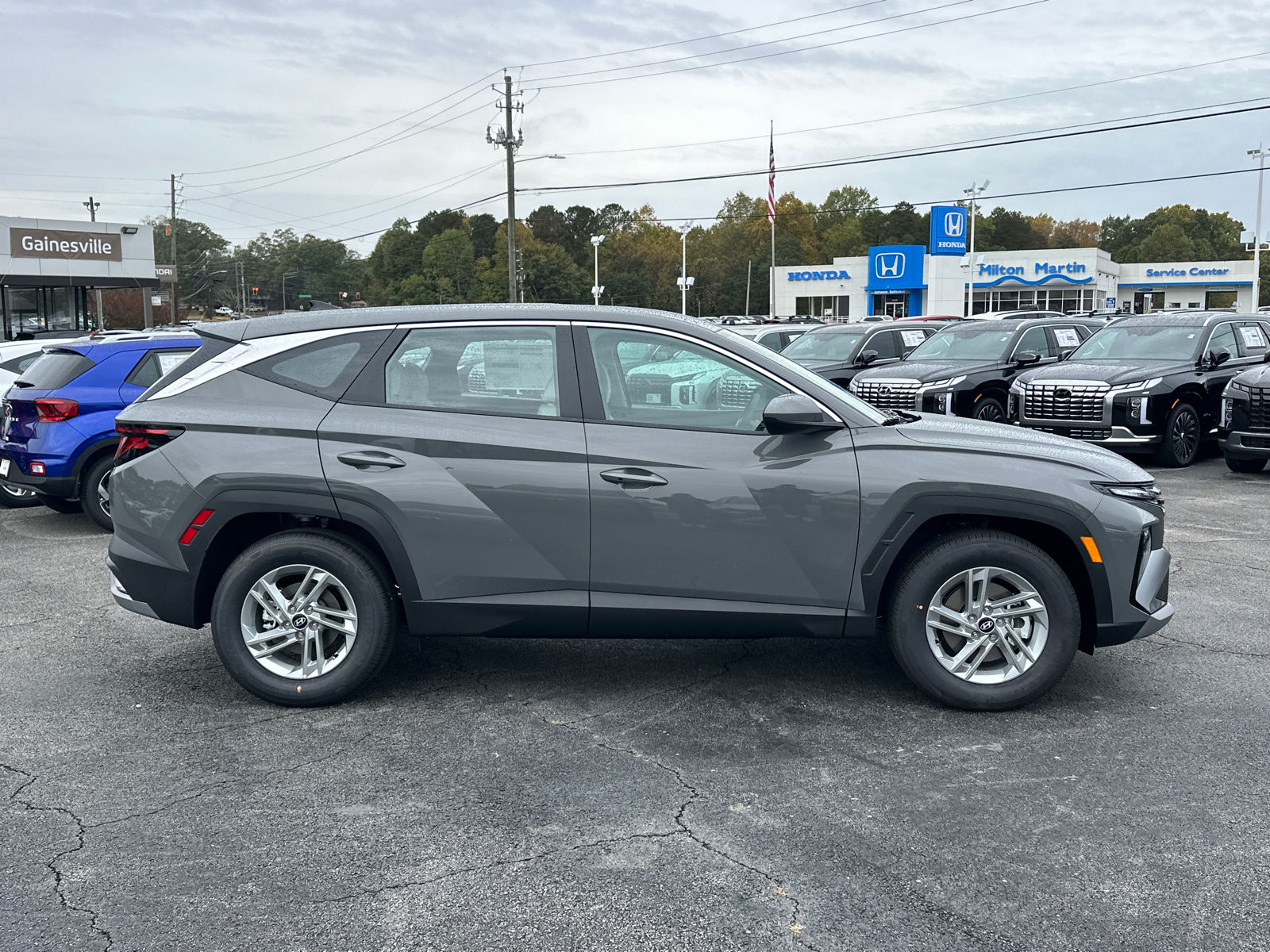 2025 Hyundai Tucson SE 8