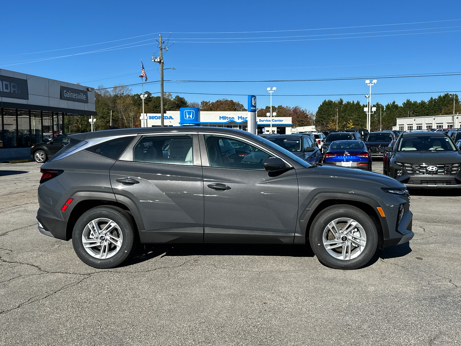 2025 Hyundai Tucson SE 8