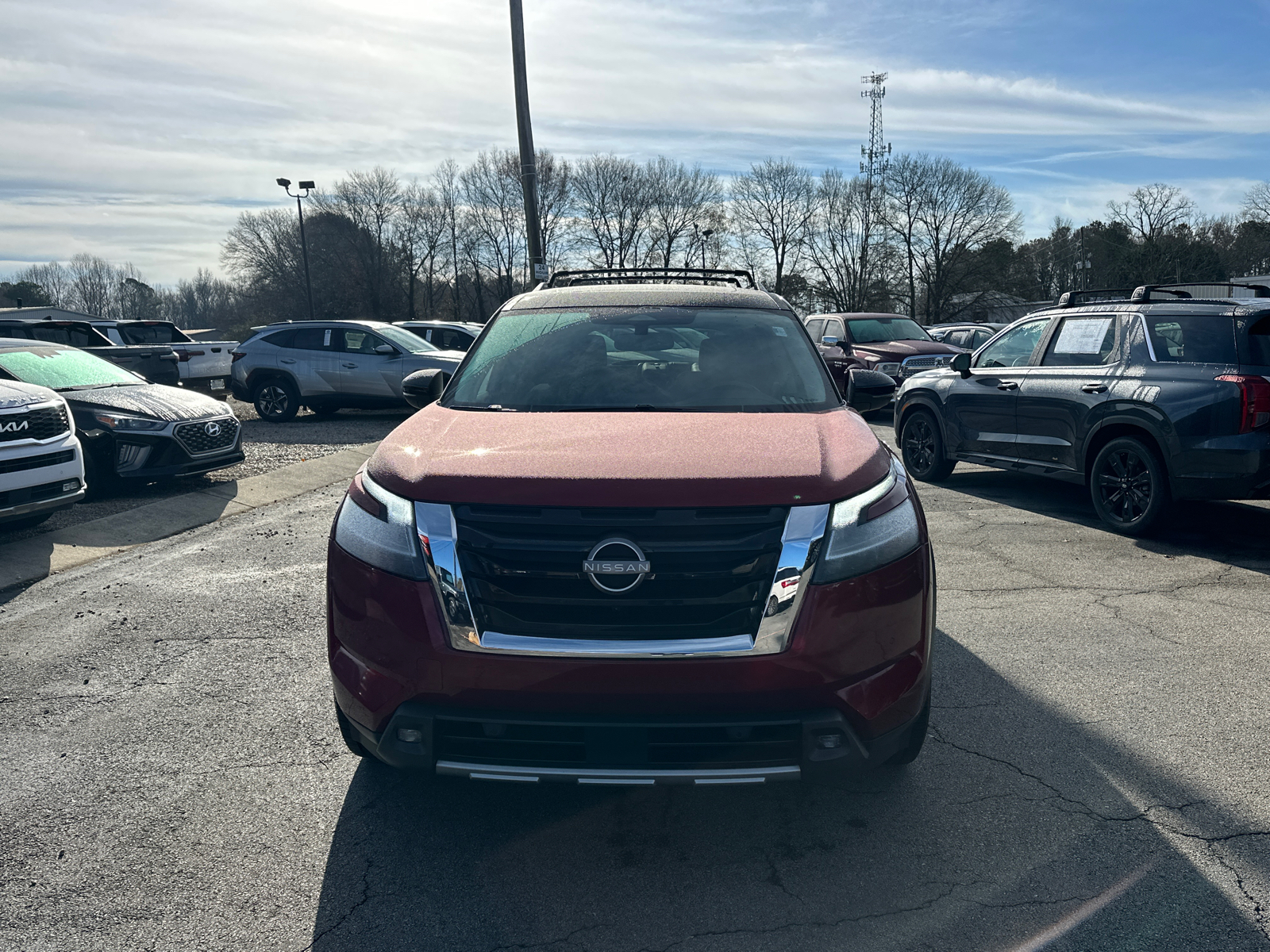 2022 Nissan Pathfinder SL 2