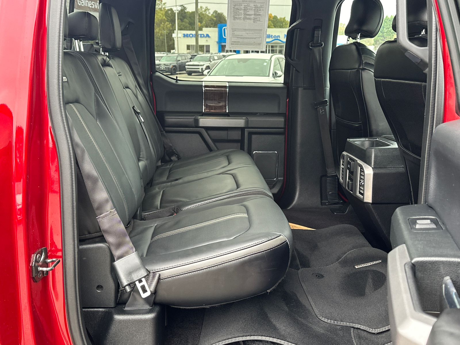 2016 Ford F-150 Platinum 13