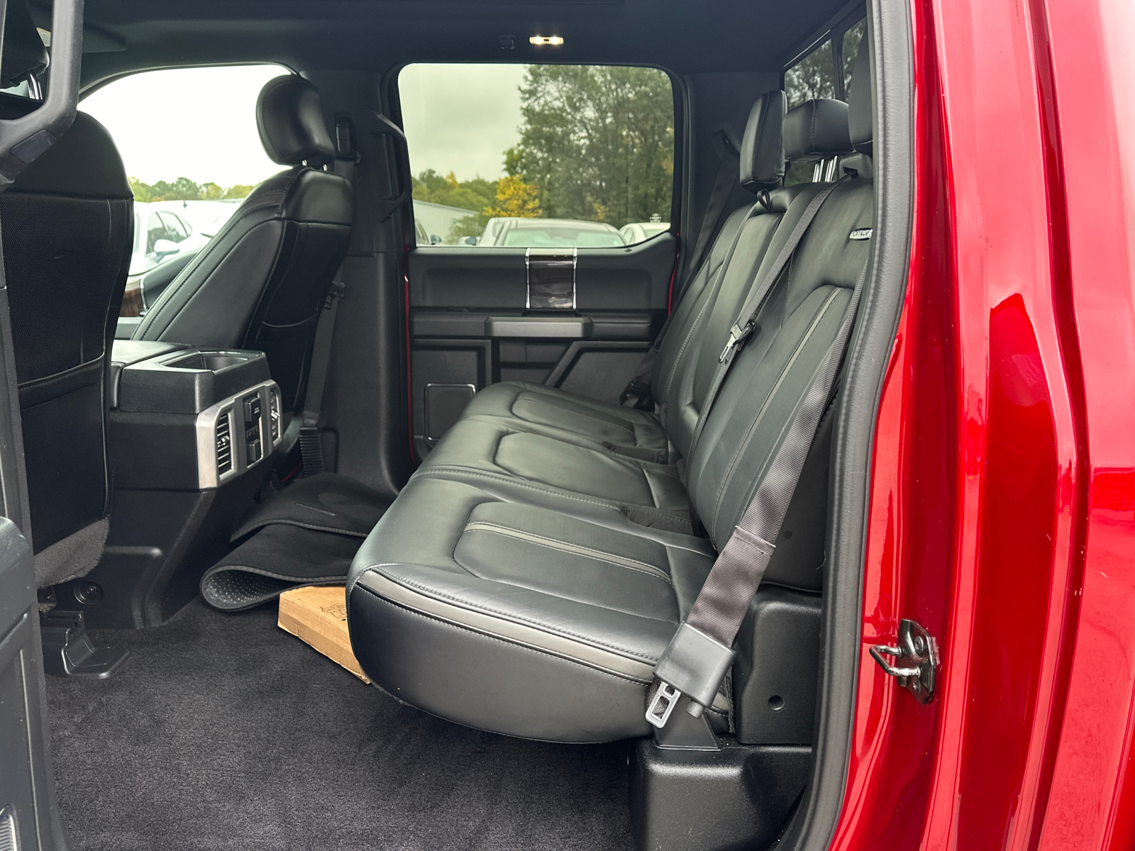 2016 Ford F-150 Platinum 15