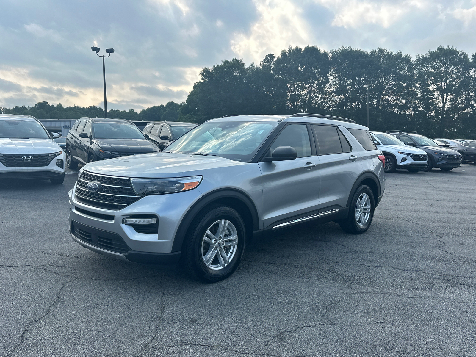 2023 Ford Explorer XLT 3