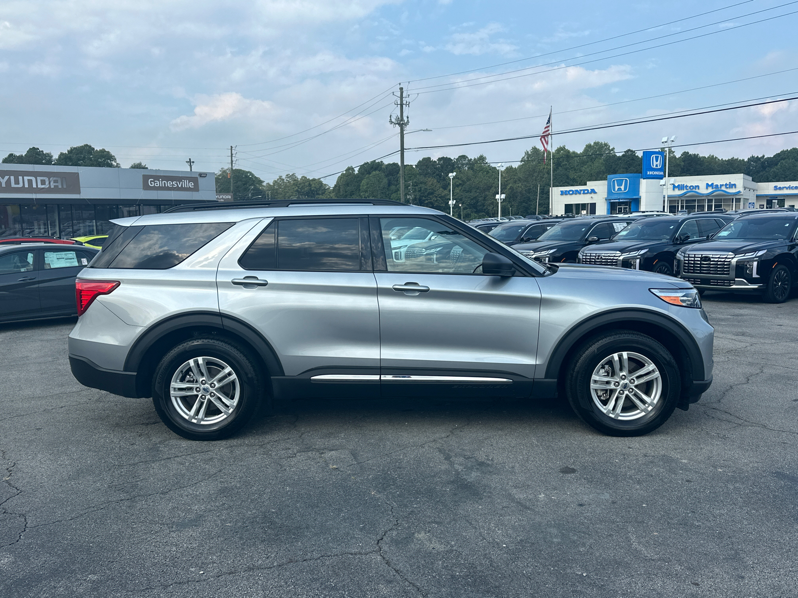 2023 Ford Explorer XLT 8