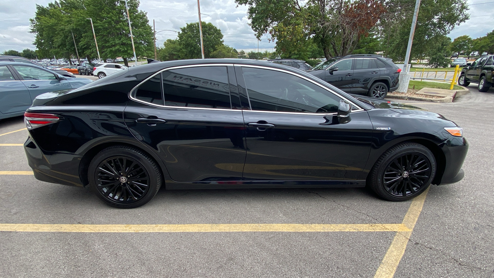 2020 Toyota Camry Hybrid XLE 5