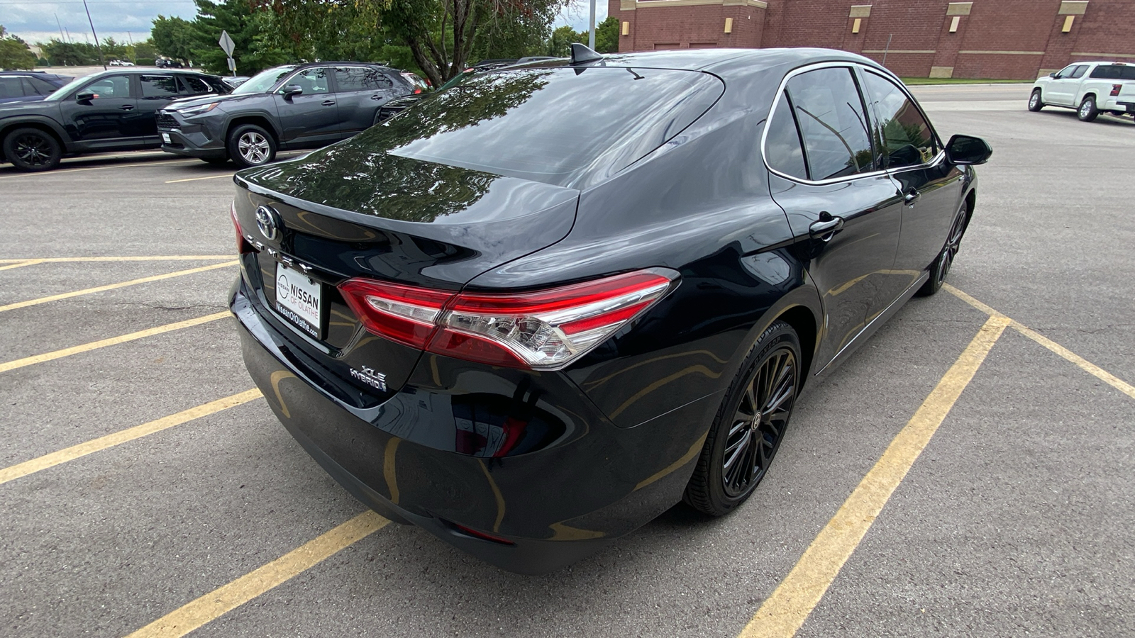 2020 Toyota Camry Hybrid XLE 7