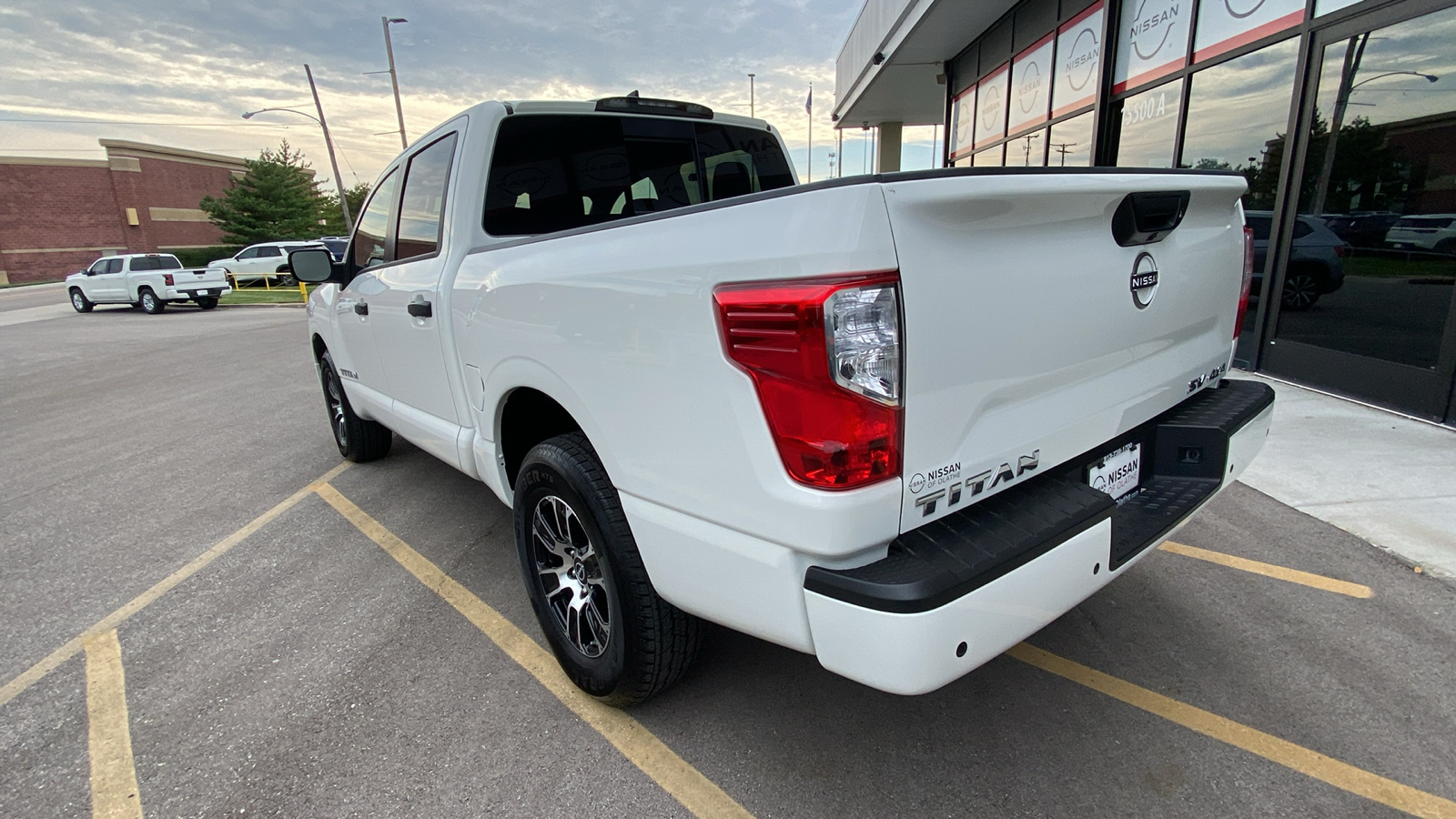 2024 Nissan Titan SV 9