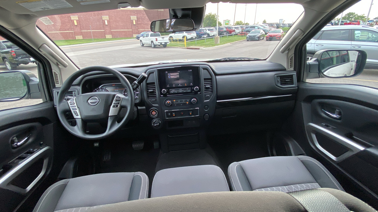 2024 Nissan Titan SV 40