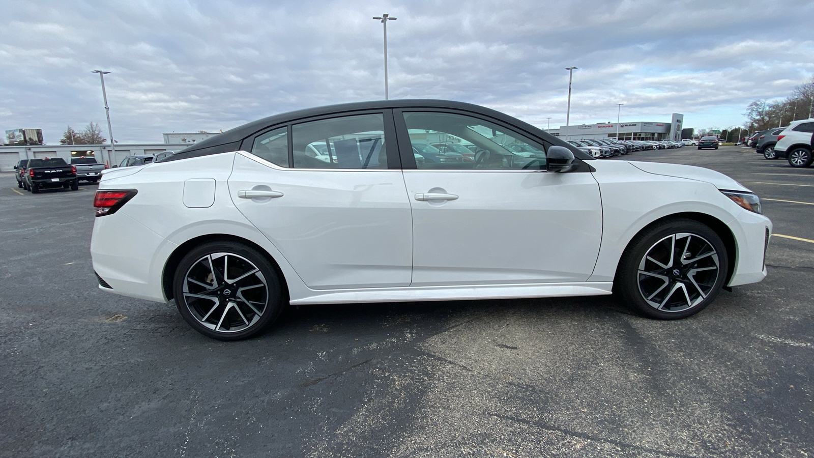 2024 Nissan Sentra SR 4