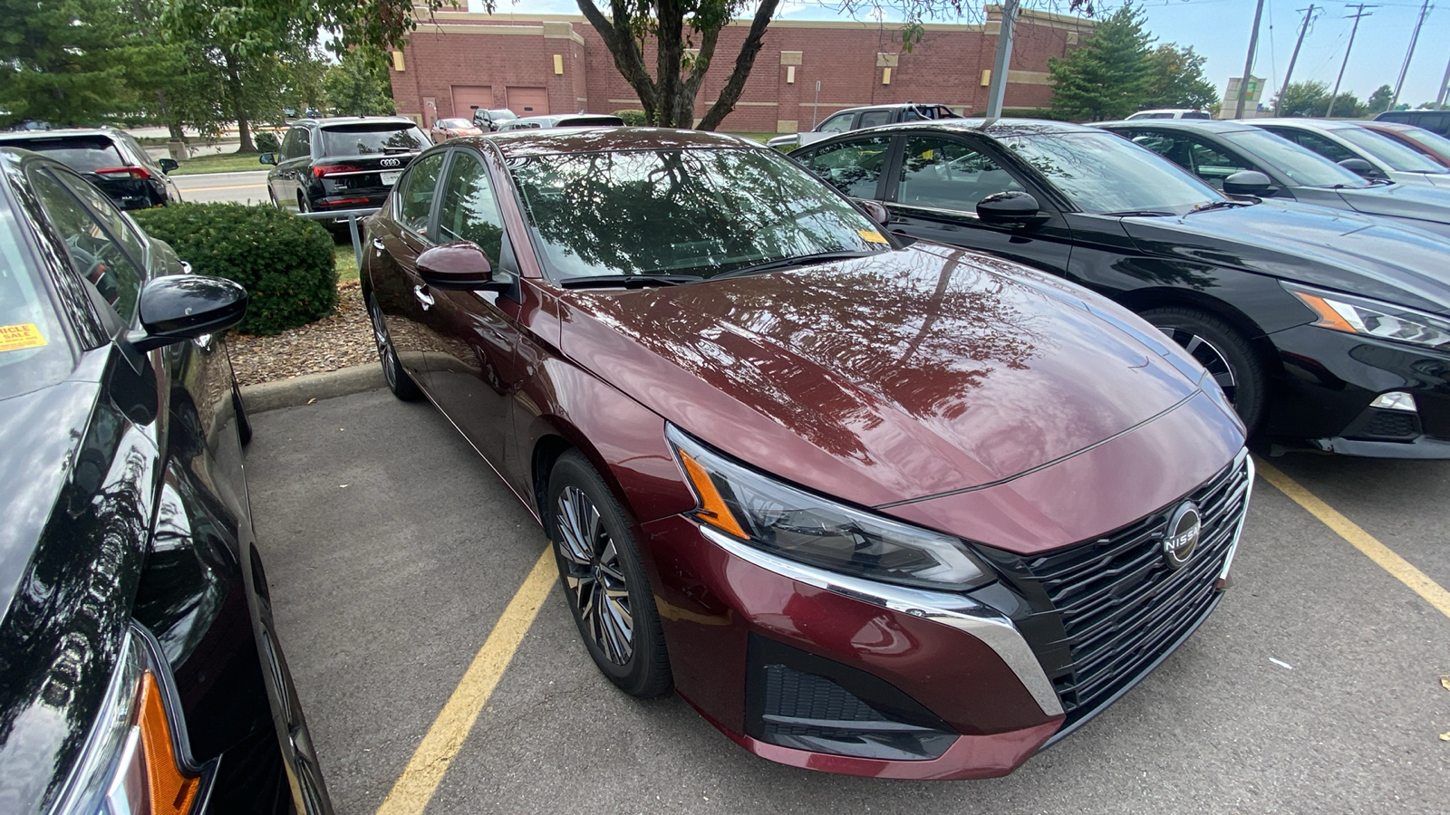 2023 Nissan Altima 2.5 SV 2