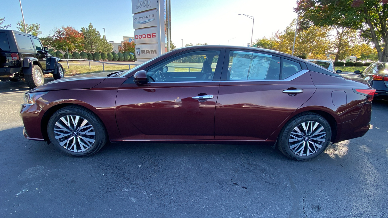 2023 Nissan Altima 2.5 SV 8