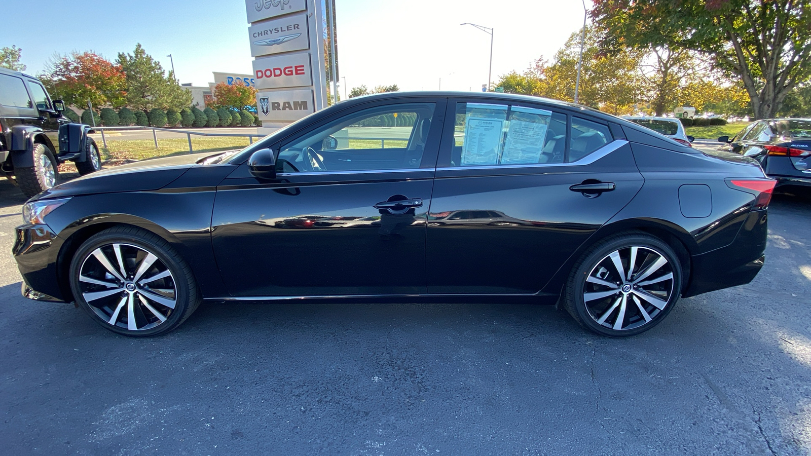 2022 Nissan Altima 2.5 SR 9