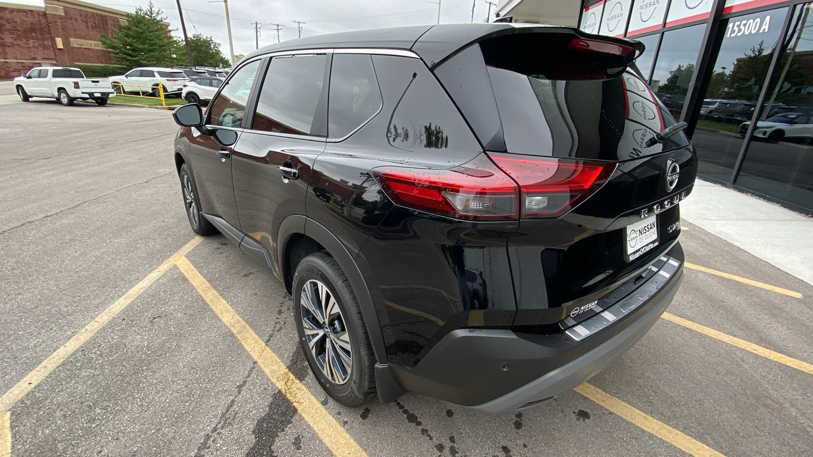 2023 Nissan Rogue SV 10