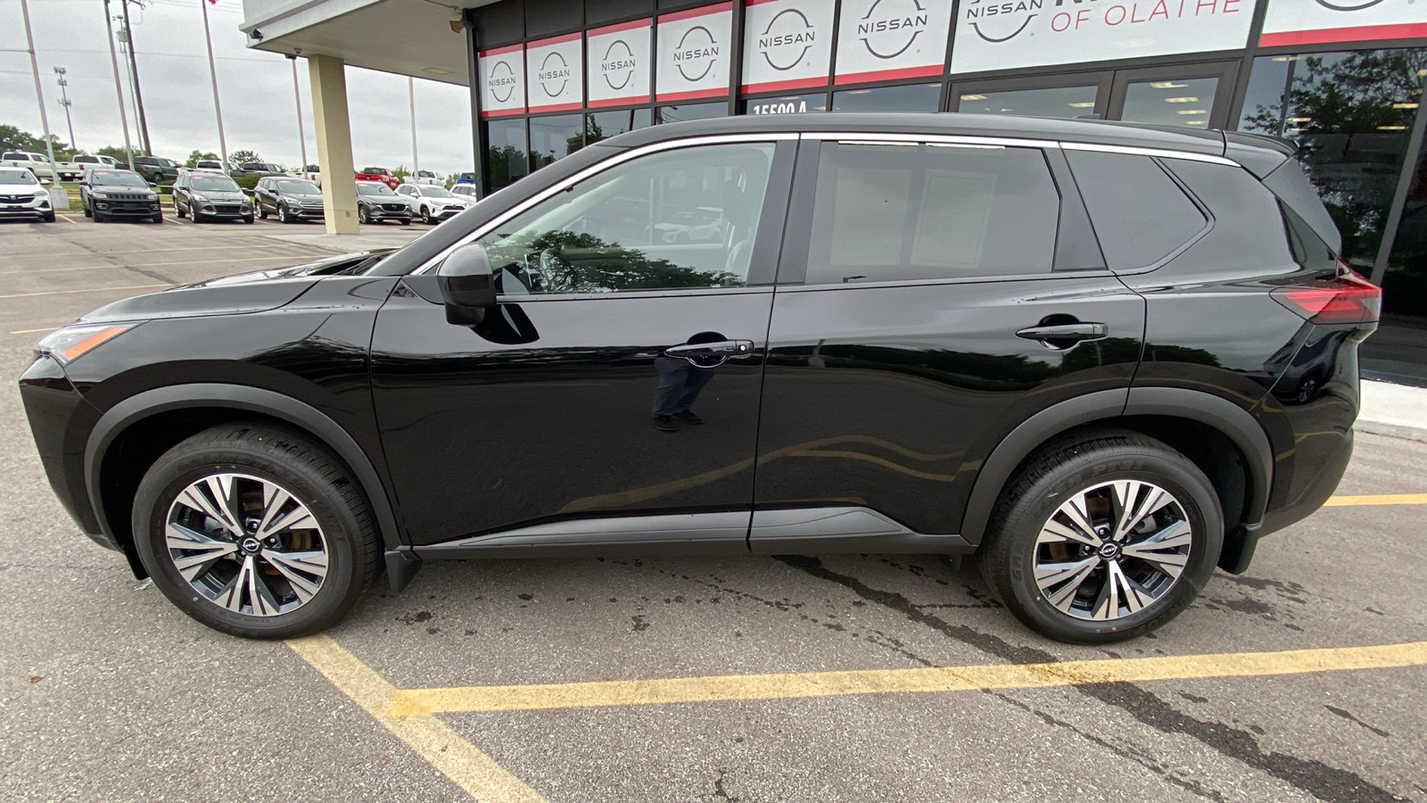 2023 Nissan Rogue SV 11