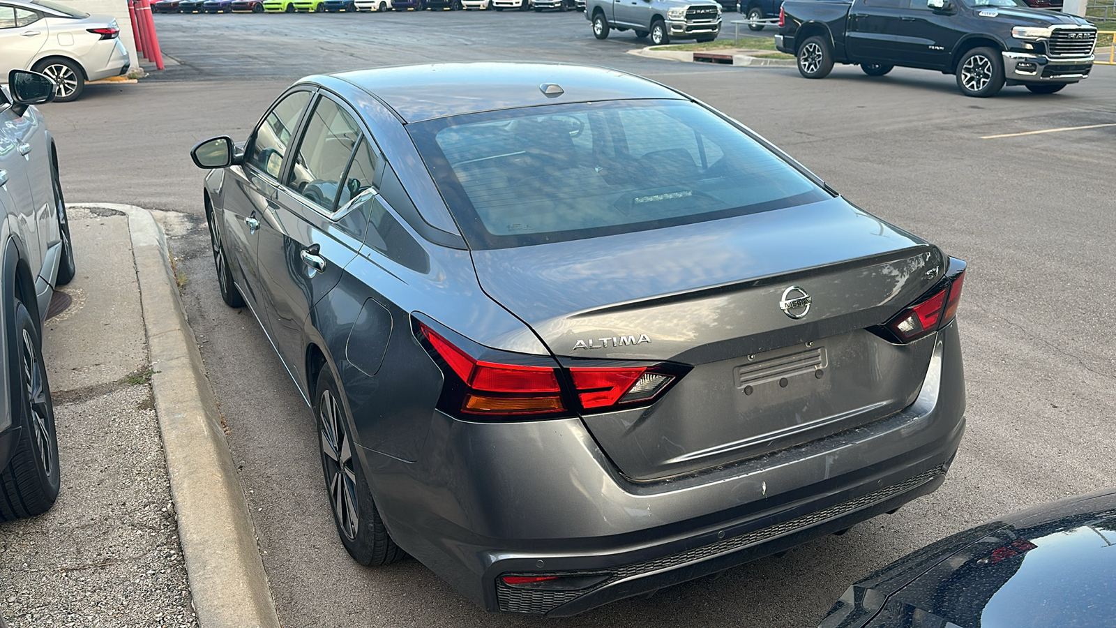 2021 Nissan Altima 2.5 SV 4