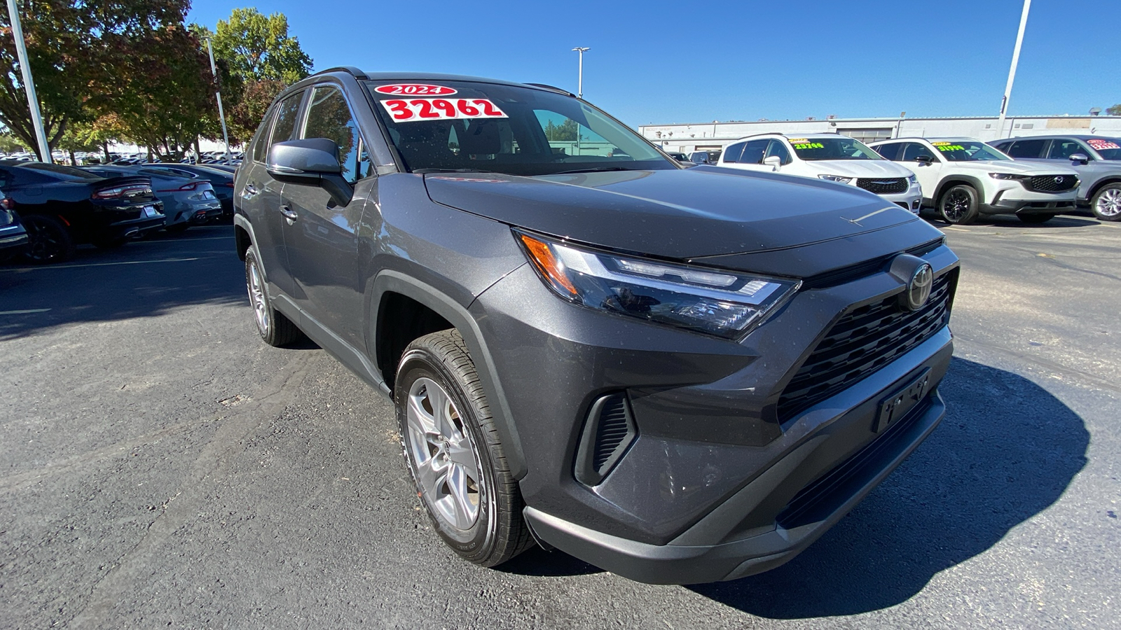 2024 Toyota RAV4 XLE 3