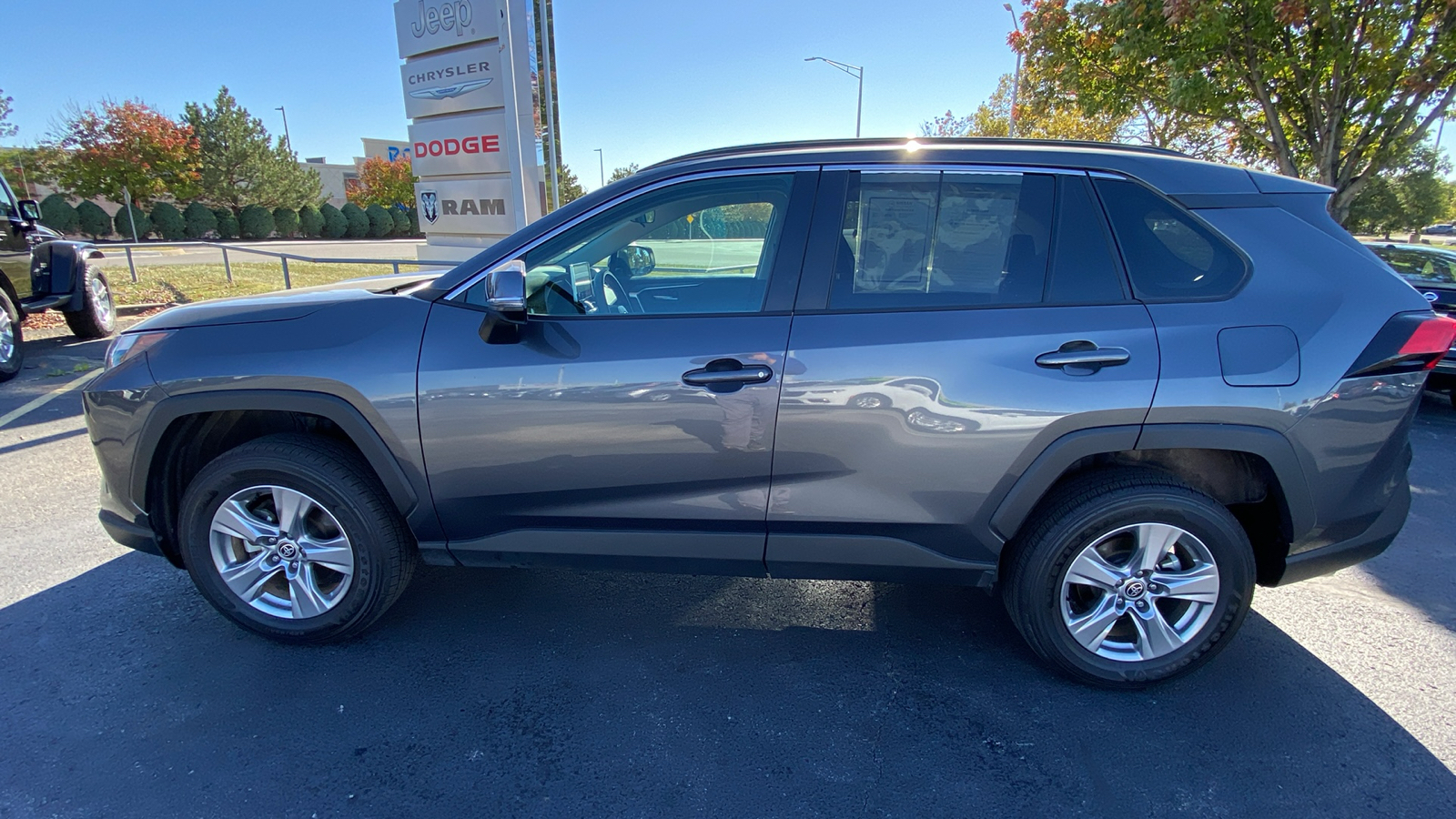 2024 Toyota RAV4 XLE 8