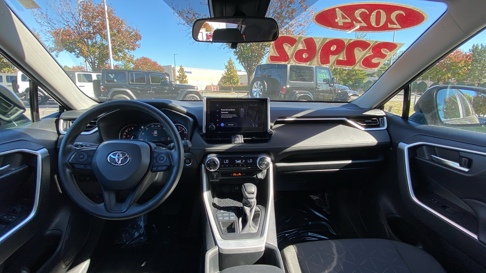 2024 Toyota RAV4 XLE 33