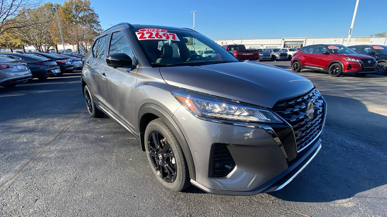 2024 Nissan Kicks SR 3