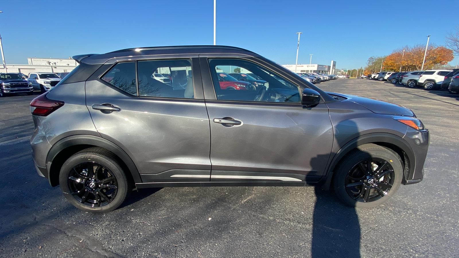 2024 Nissan Kicks SR 4