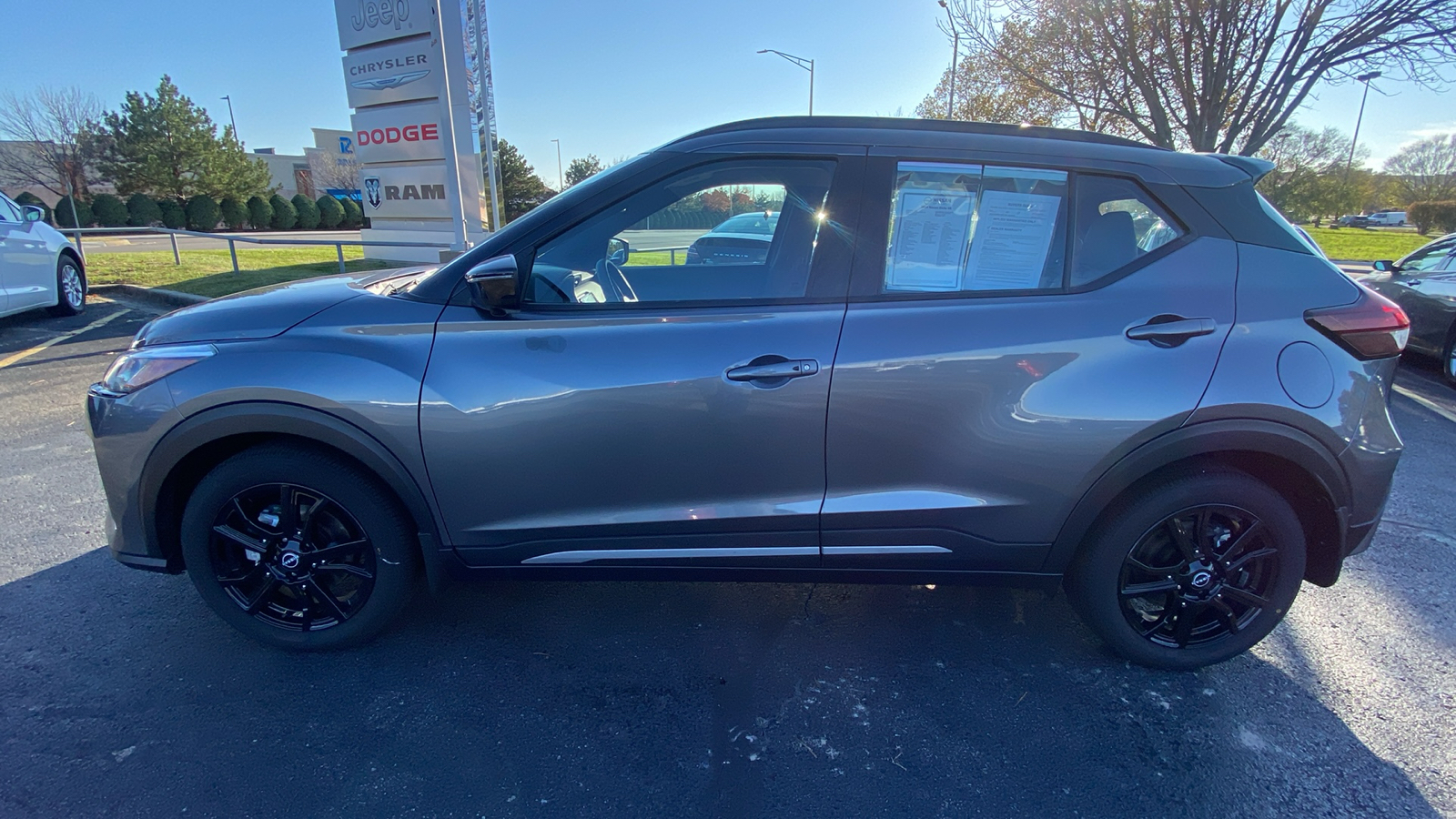 2024 Nissan Kicks SR 8