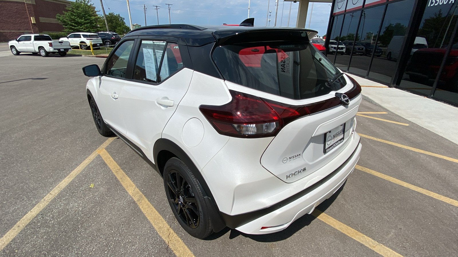 2024 Nissan Kicks SR 9