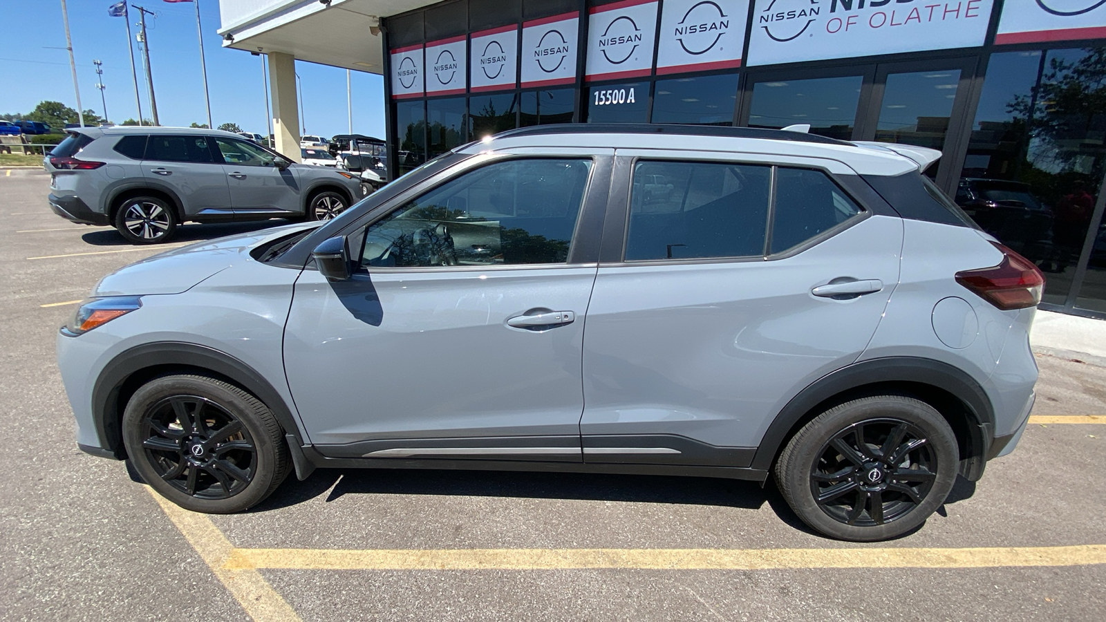 2022 Nissan Kicks SR 10