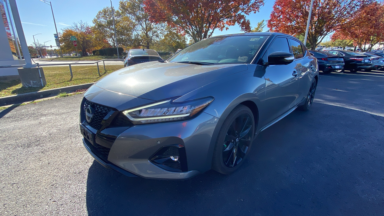 2023 Nissan Maxima SR 1