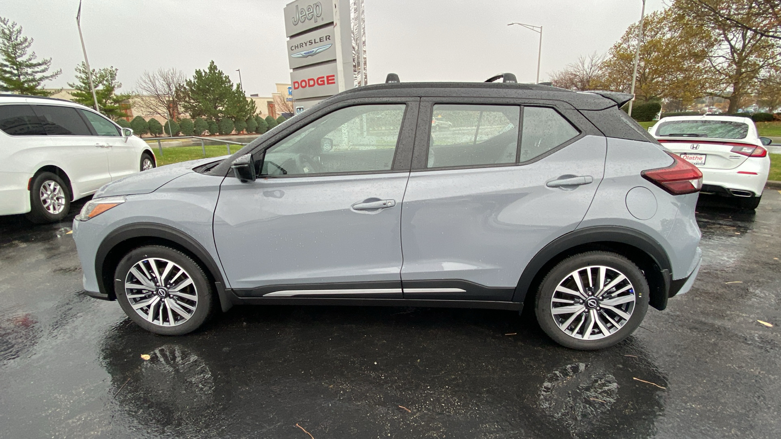 2024 Nissan Kicks SR 8