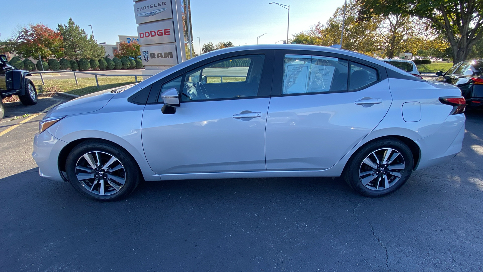 2021 Nissan Versa 1.6 SV 8