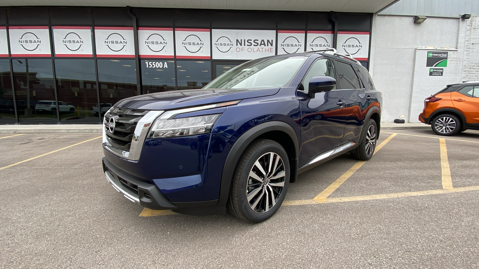 2024 Nissan Pathfinder Platinum 2